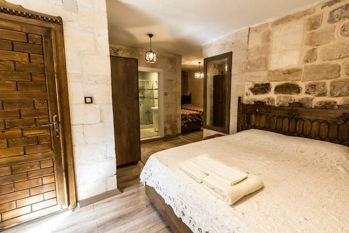 mardin-gunluk-ev-konforunda-otantik-odalar