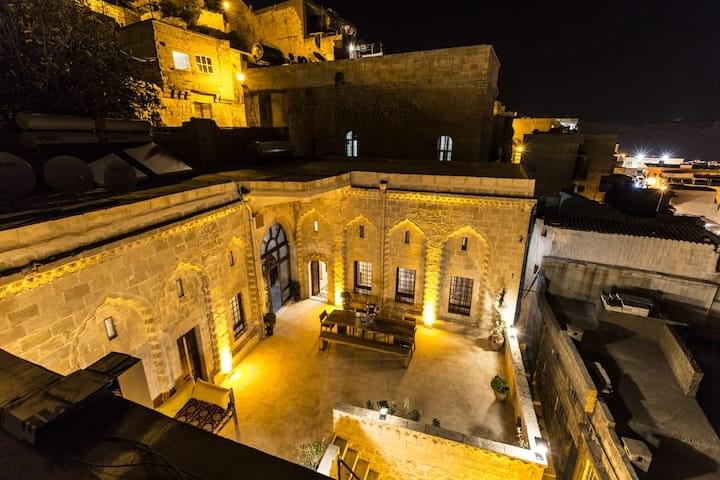 mardin-kiralik-konak-dis-mimari-ve-avlu