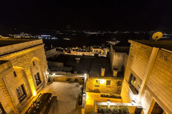 mardin-kiralik-konak-dis-mimari-ve-avlu