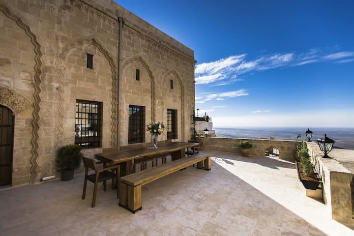 mardin-kiralik-konak-dis-mimari-ve-avlu